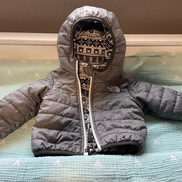 Baby Reversible ThermoBall™ Hooded Down Jacket 6-9months - Picture 1 of 4
